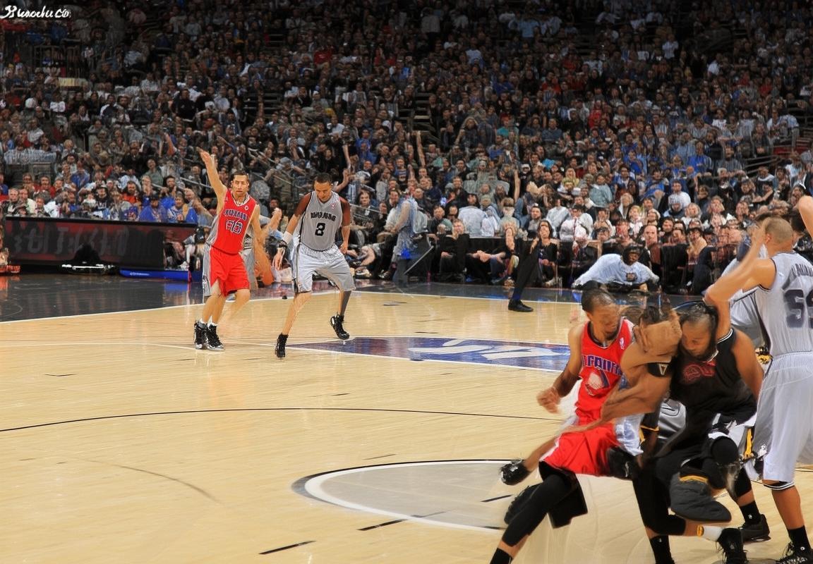 2013年NBA西决：马刺灰熊智慧对决与关键瞬间回顾